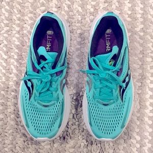 Saucony womens running shoes size 7